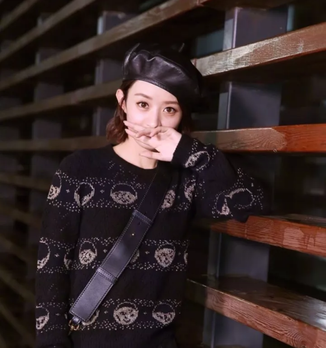 今年秋冬最chic！原來(lái)短發(fā)和帽子這么配??！