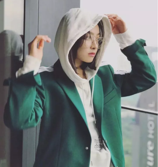 今年秋冬最chic！原來(lái)短發(fā)和帽子這么配??！